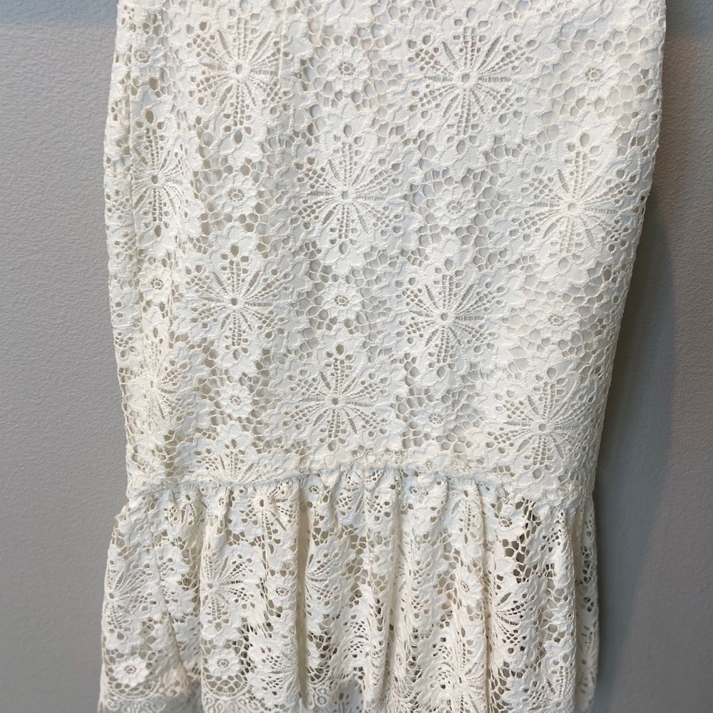 Intermix Trumpet style lace skirt NWT